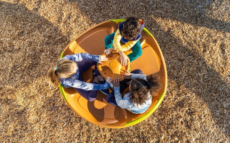 One, two, three… Revi!