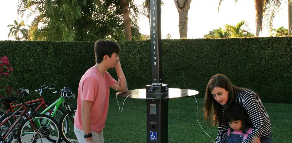 Solar Charging Pole